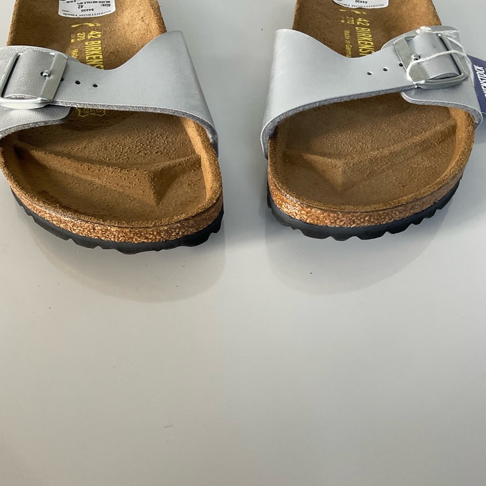 Birkenstock silver sandals - Picture 3 of 12